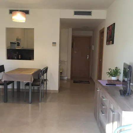 Piso Entero De 4 Pers. Enfrente Playas, Jardin, Bosque.